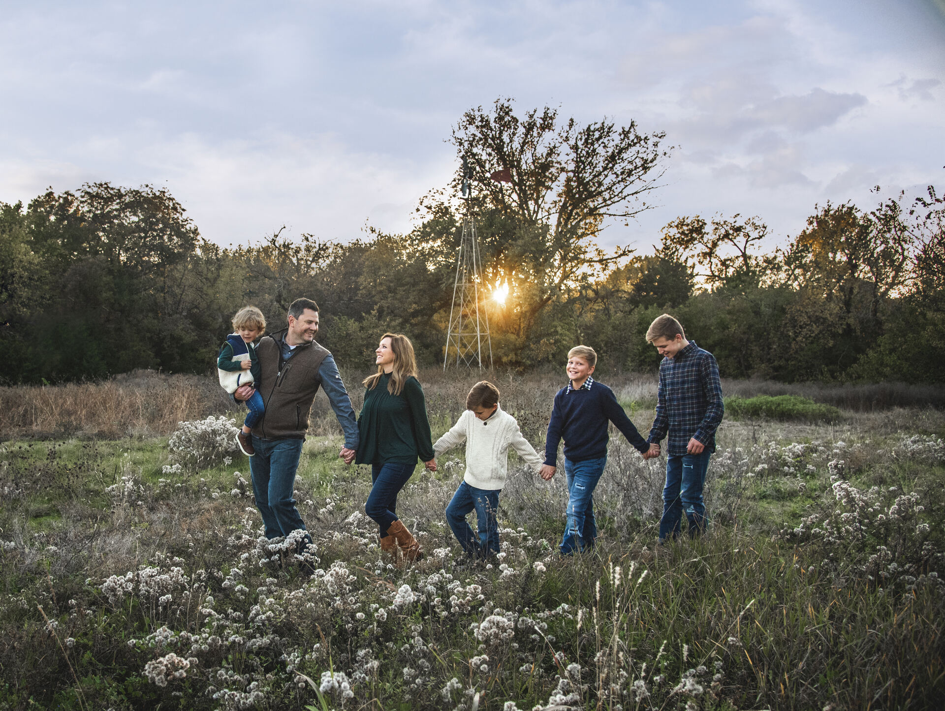 Family session at golden hour in the Dallas-Fort Worth area